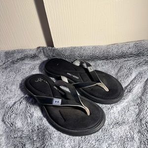 Under Armour Cushioned Flip-Flop Sandals
